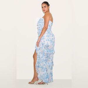 Pretty Little Thing Plus 20 NWT Blue and White Strapless Ruffle Dress leg slit